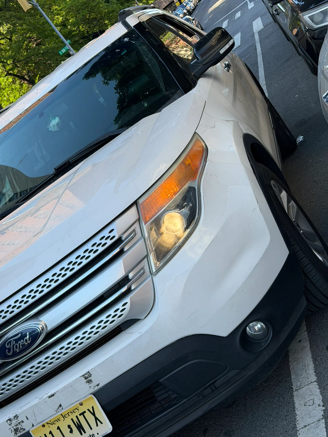 White Ford Explorer SUV - photo 5