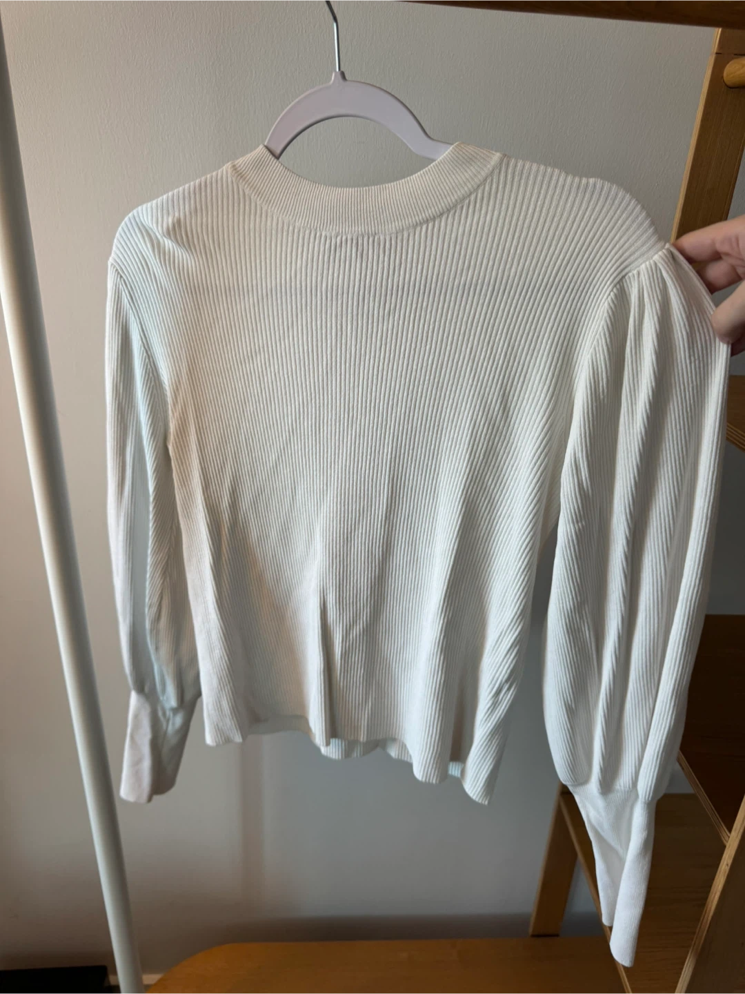 White Ribbed Puff Sleeve Sweater - photo 2