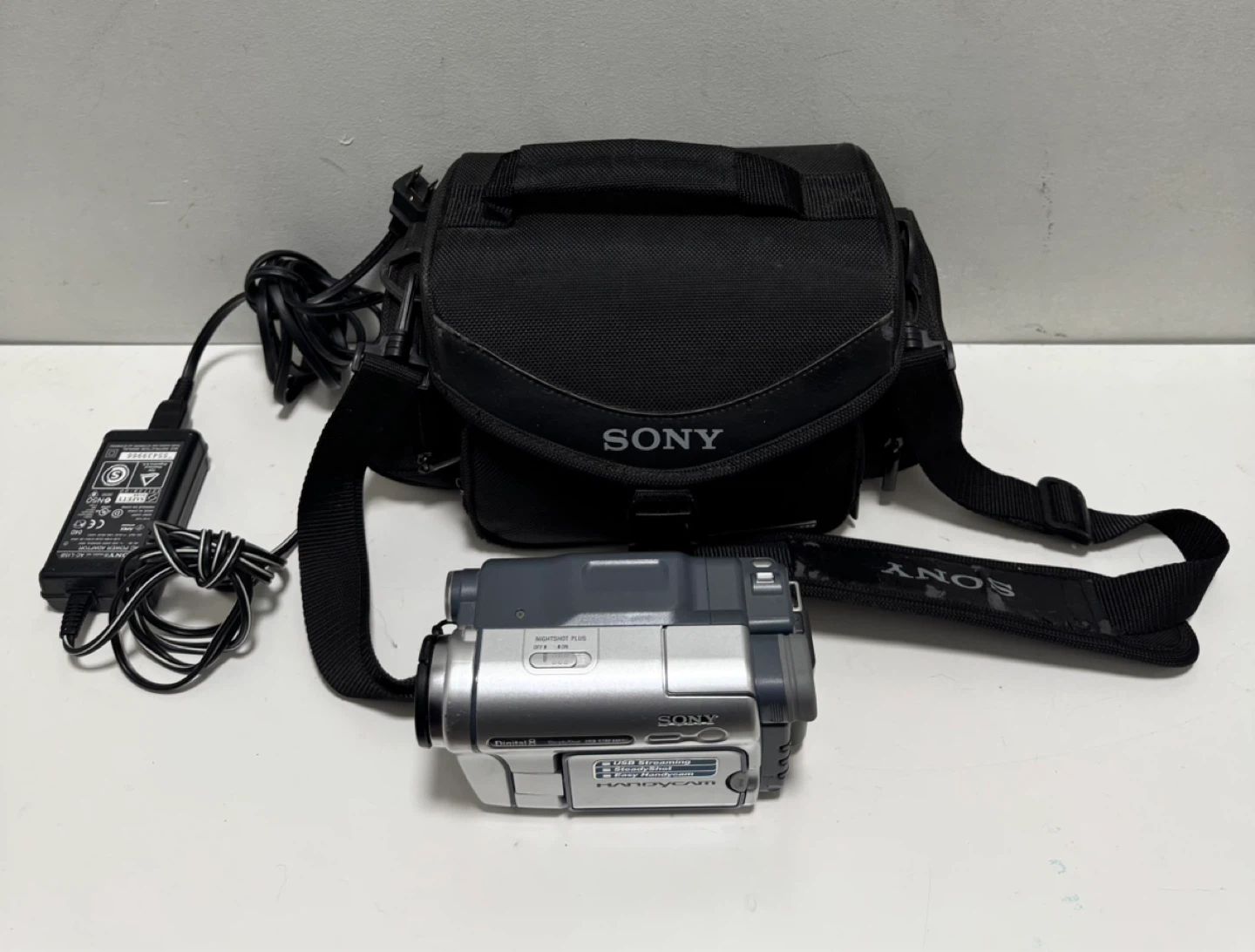 Sony Digital Video Camera Recorder DCR-TRV260