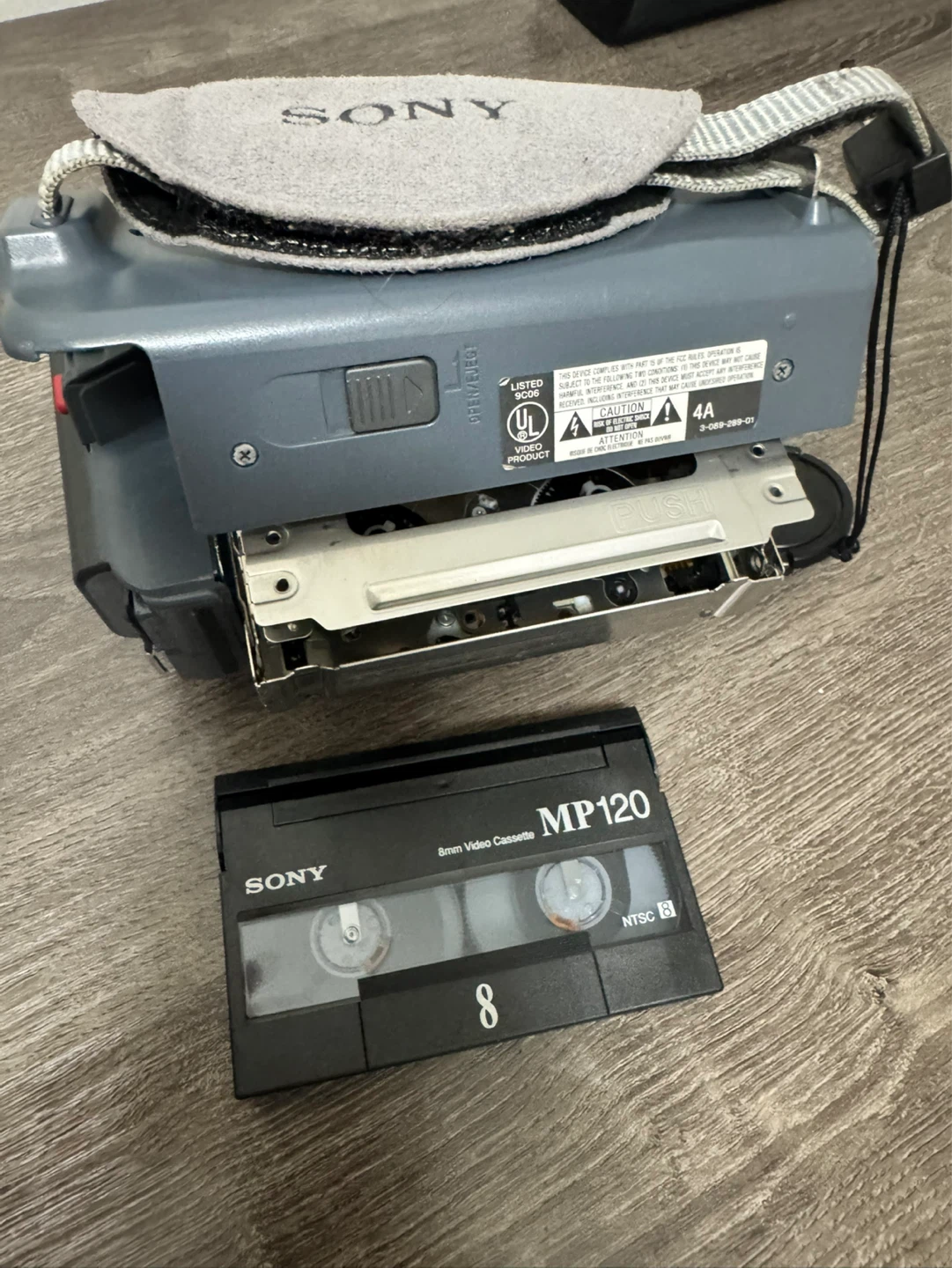 Sony Digital Video Camera Recorder DCR-TRV260 - photo 2