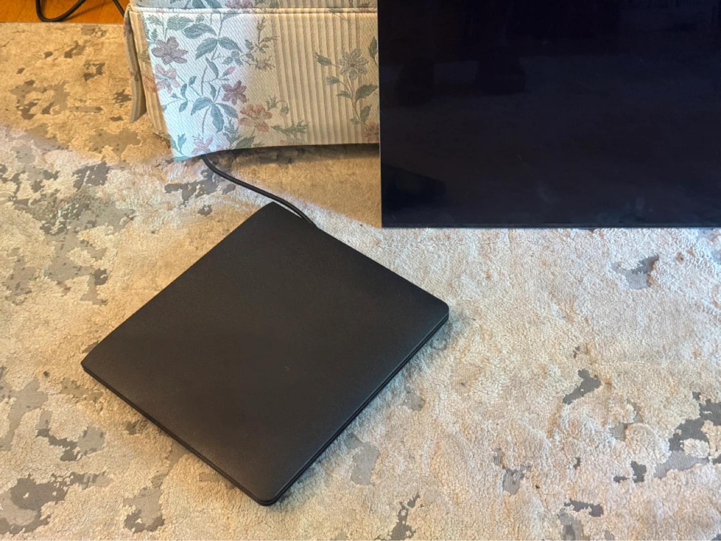 65-inch Samsung Neo QLED 8K TV with one connect - photo 3