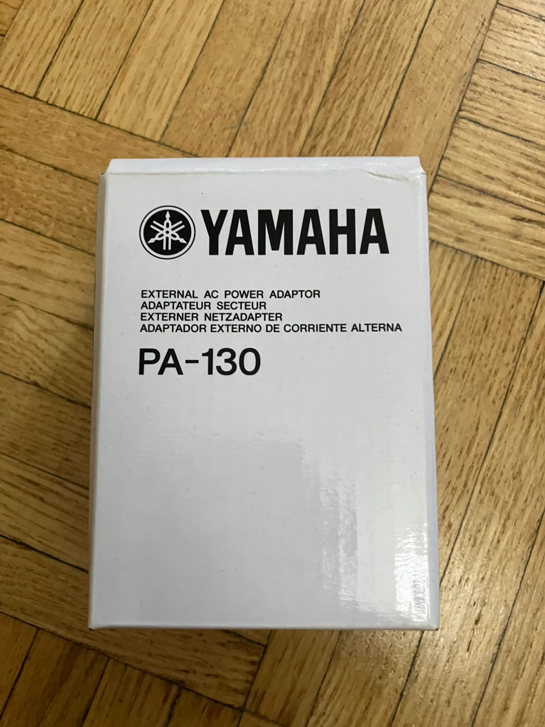 Yamaha PSR-E363 Keyboard, adapter, and a table - photo 4