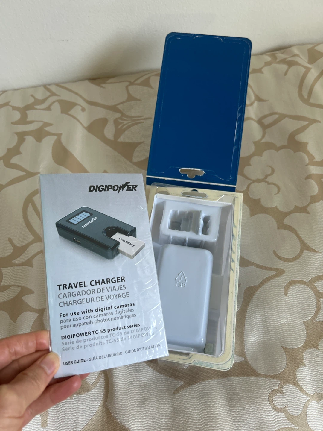 DIGIPOWER TC-55S Digital Camera Travel Charger - photo 4
