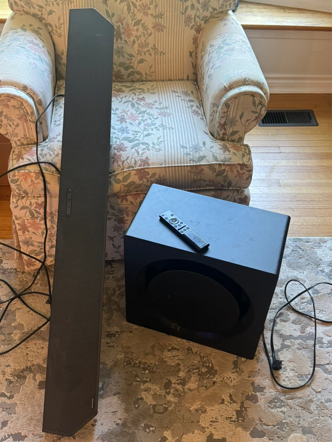 Samsung subwoofer and soundbar