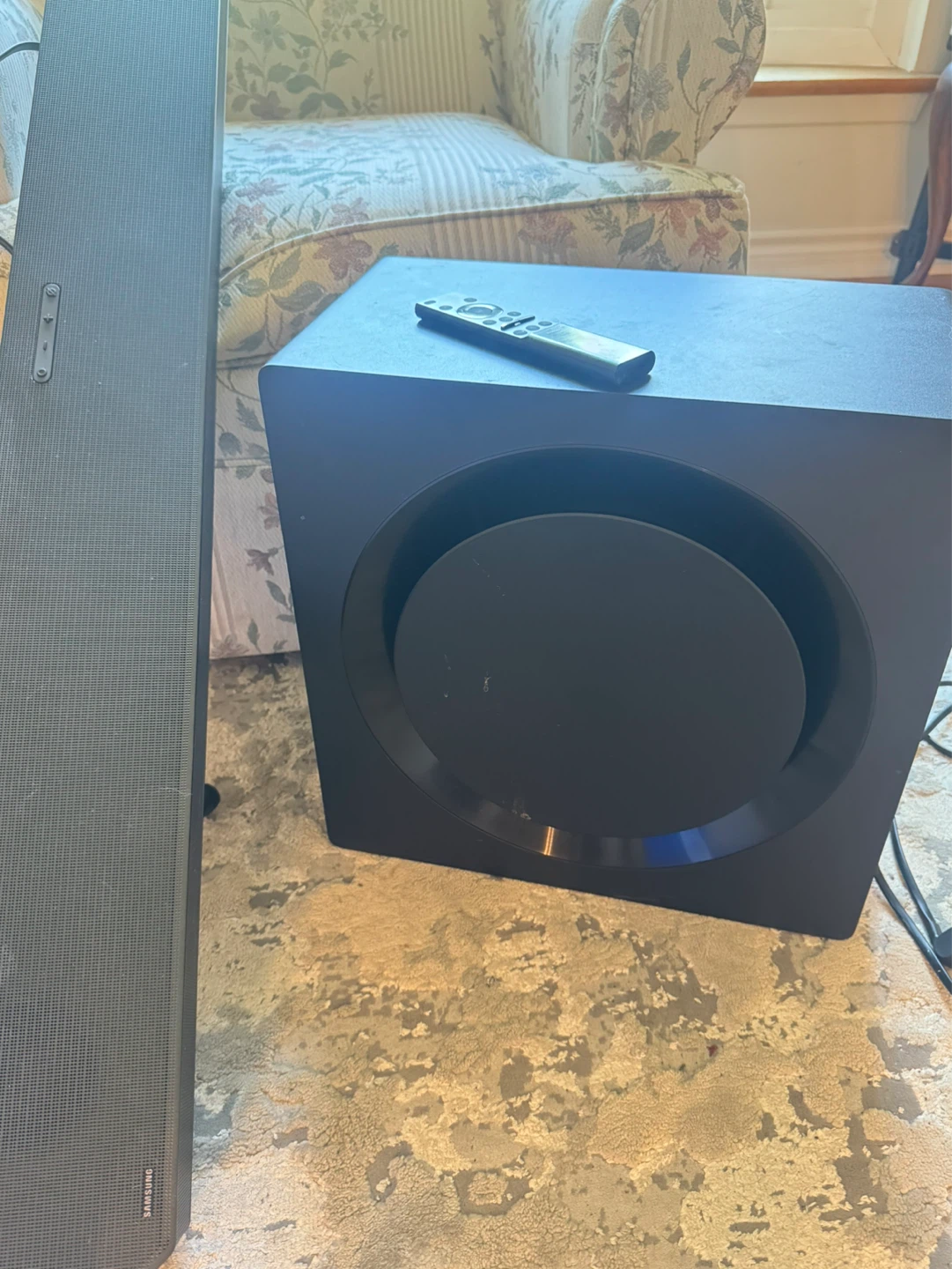 Samsung subwoofer and soundbar - photo 2