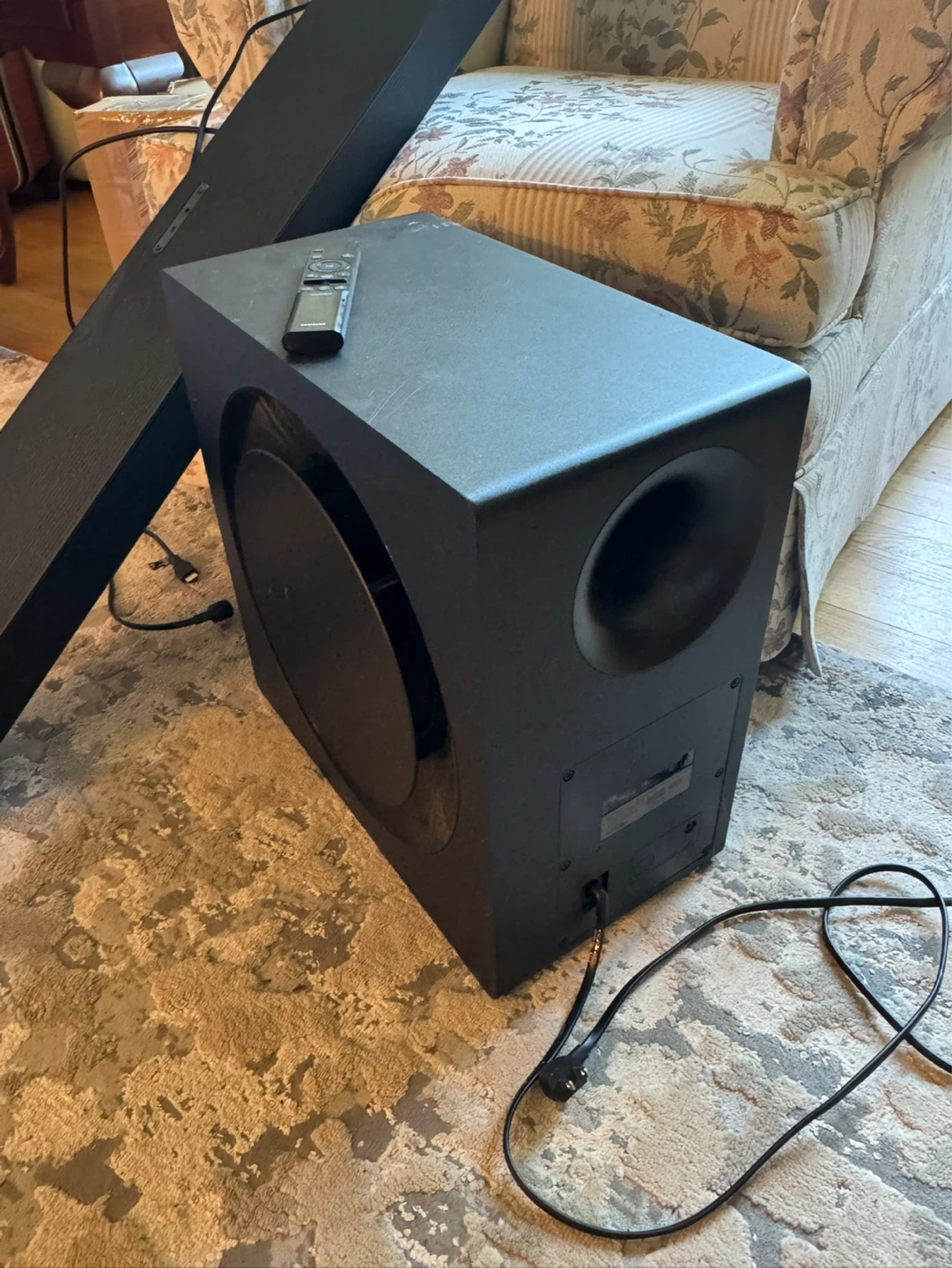 Samsung subwoofer and soundbar - photo 3