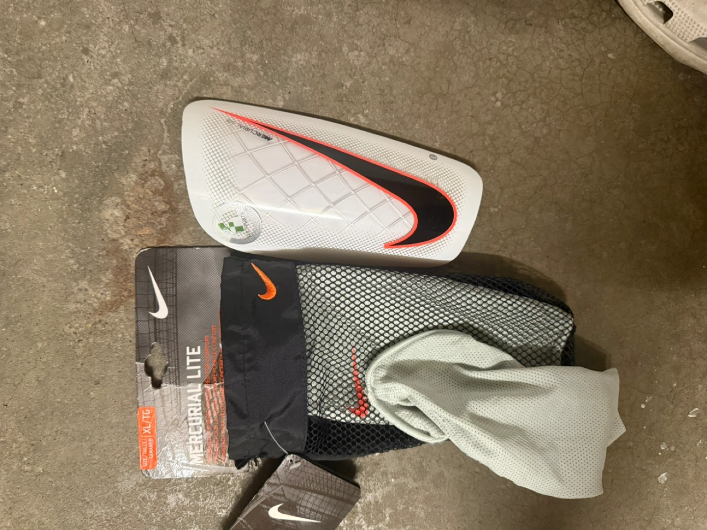 Nike Mercurial Lite XL Shin Guards - photo 3