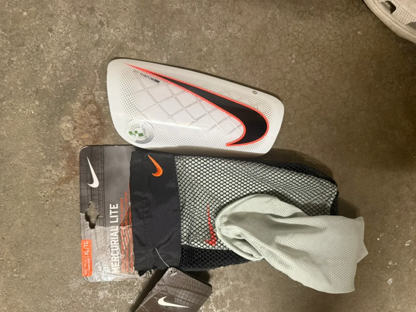 Nike Mercurial Lite XL Shin Guards - photo 3