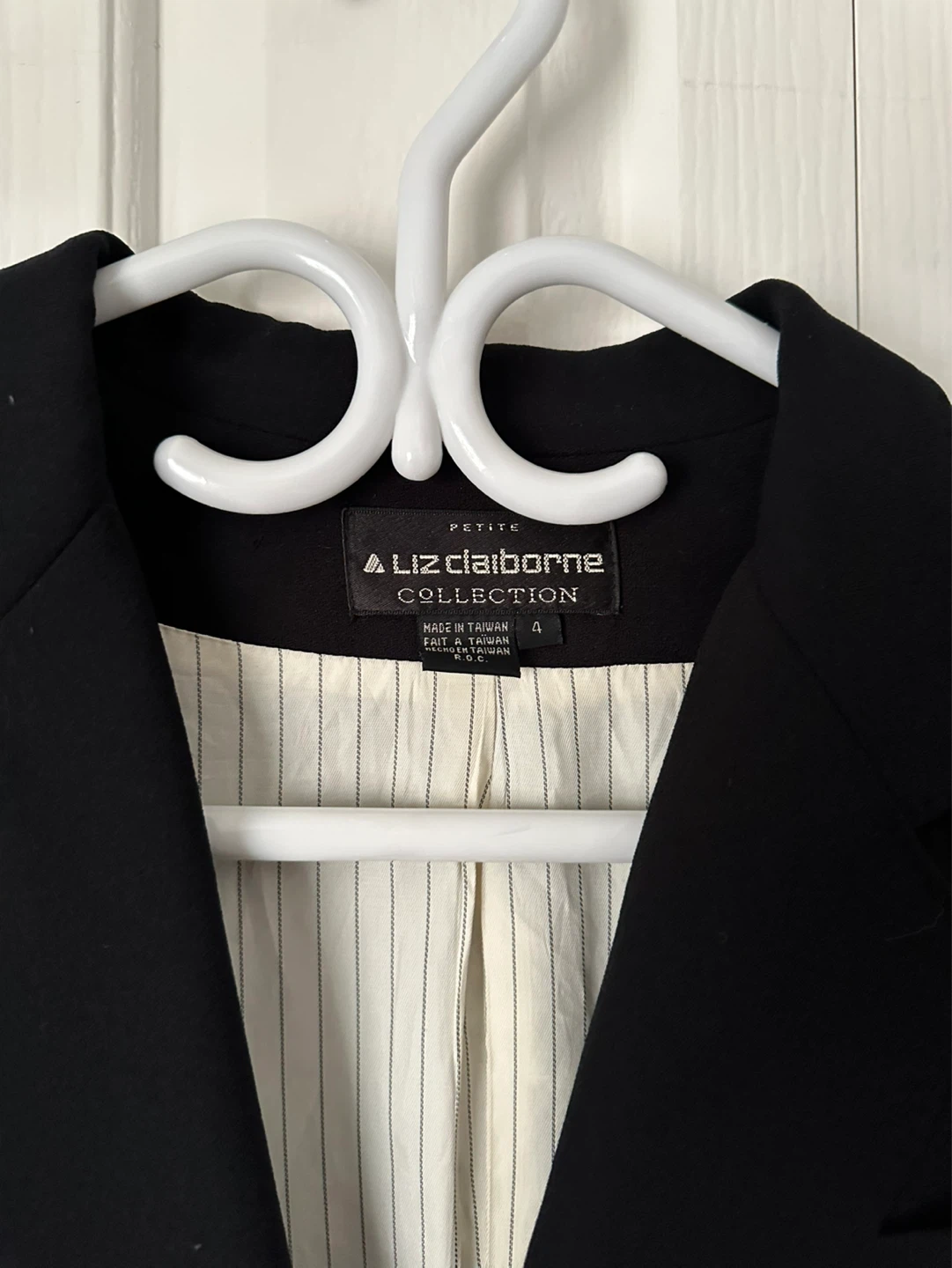 Liz Claiborne black blazer 4 petite - photo 2