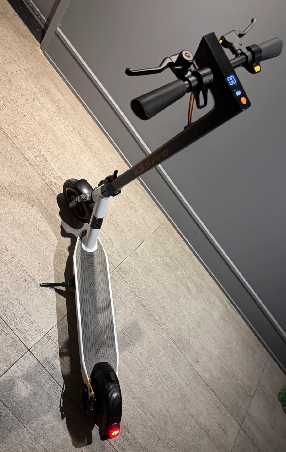 Yadea KS5 Pro Electric Scooter - photo 2