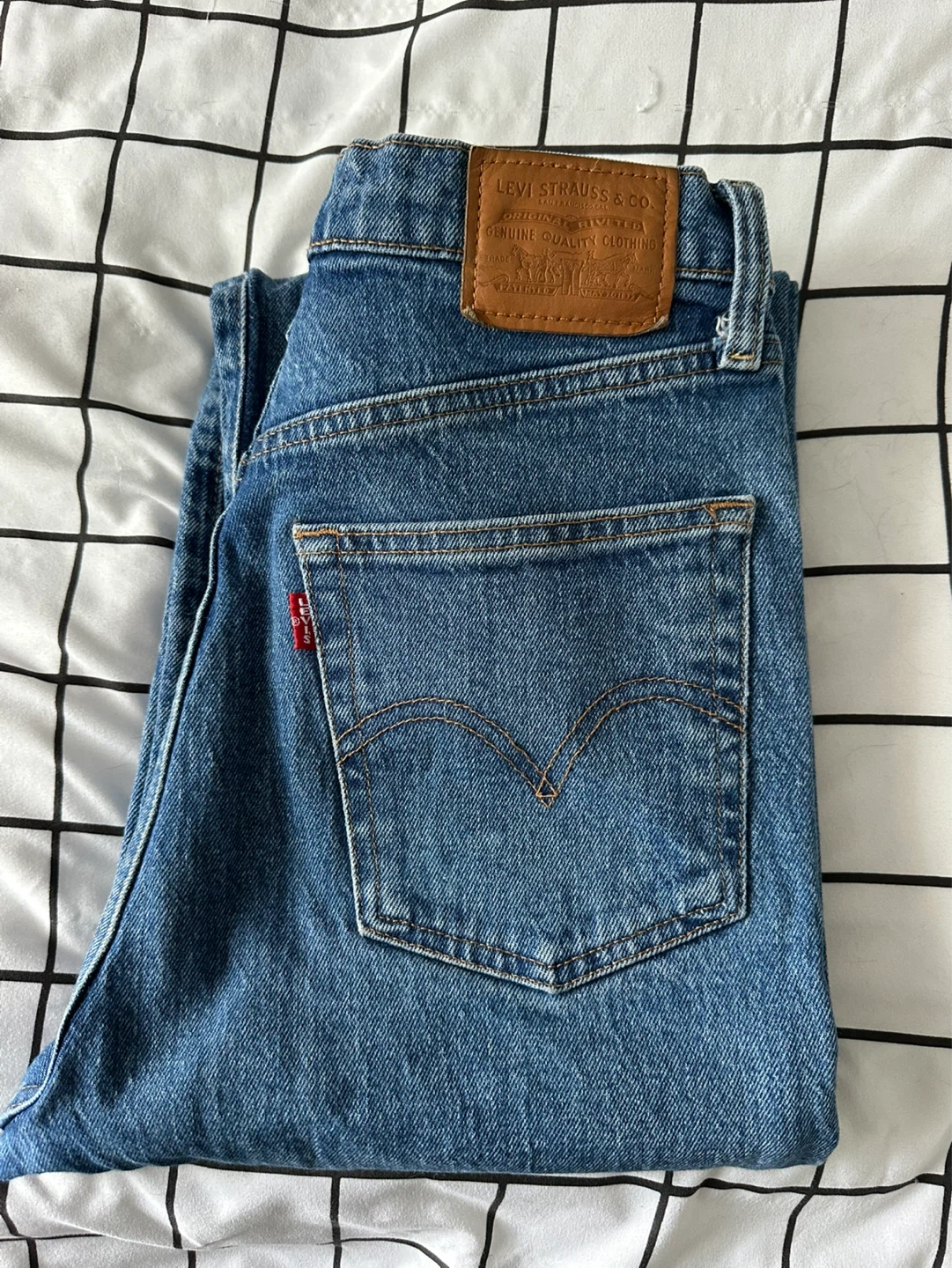 Levi’s jeans size 27