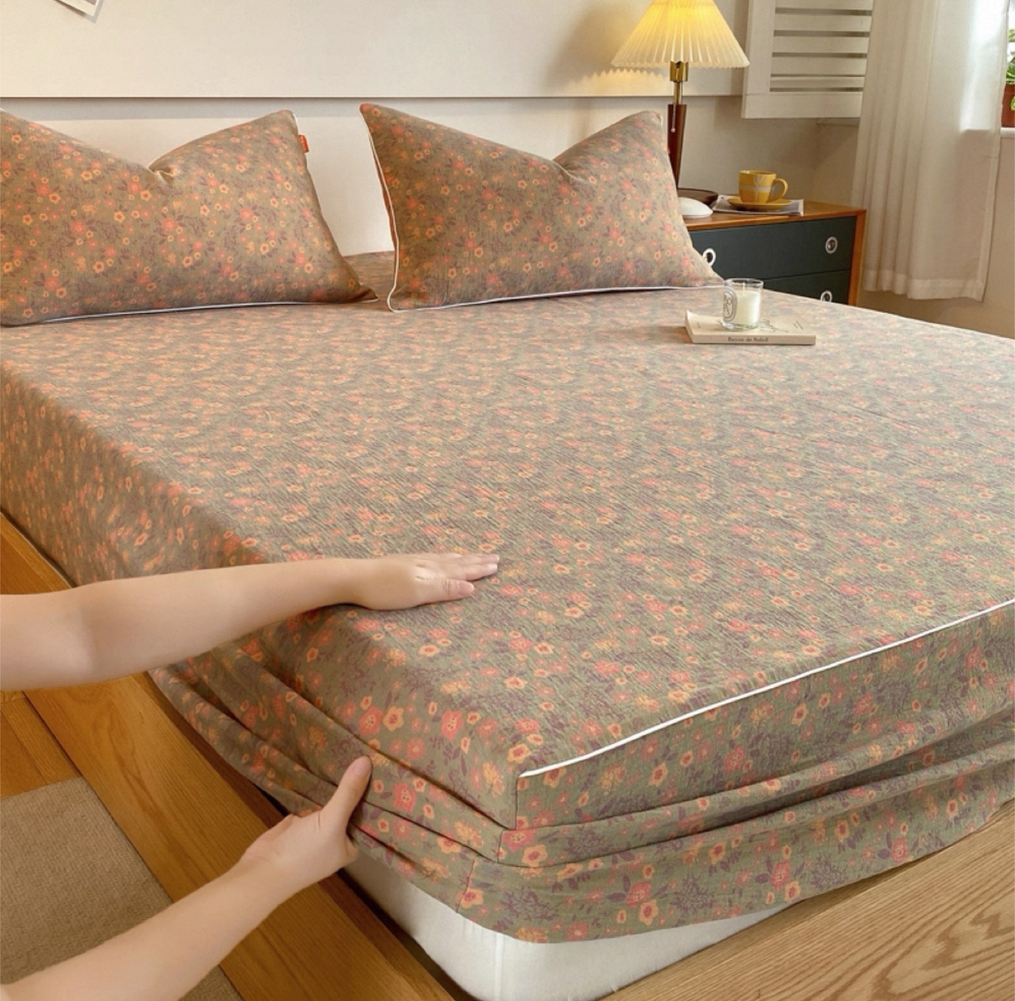 Double Sided Floral Print Fitted Sheet