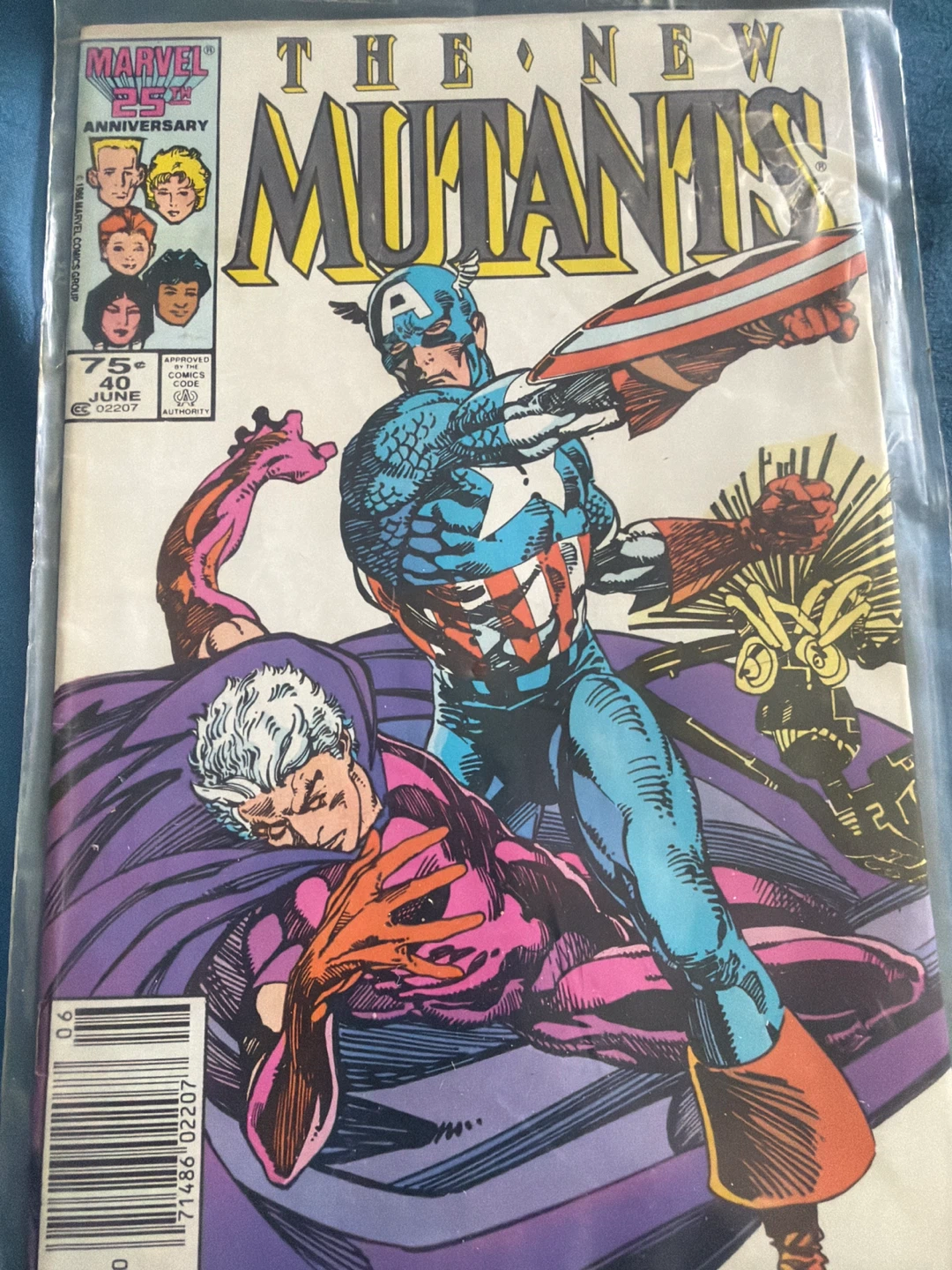 Marvel & DC Comics Lot - Avengers, Justice League, New Mutants