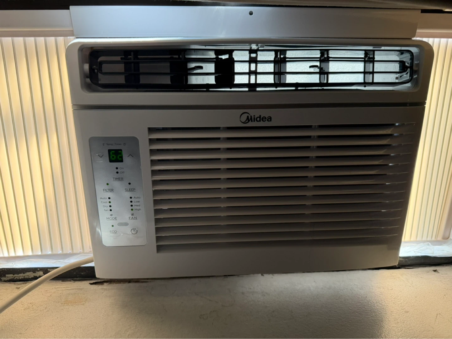 Midea Window Air Conditioner bought it last month 5000BtU