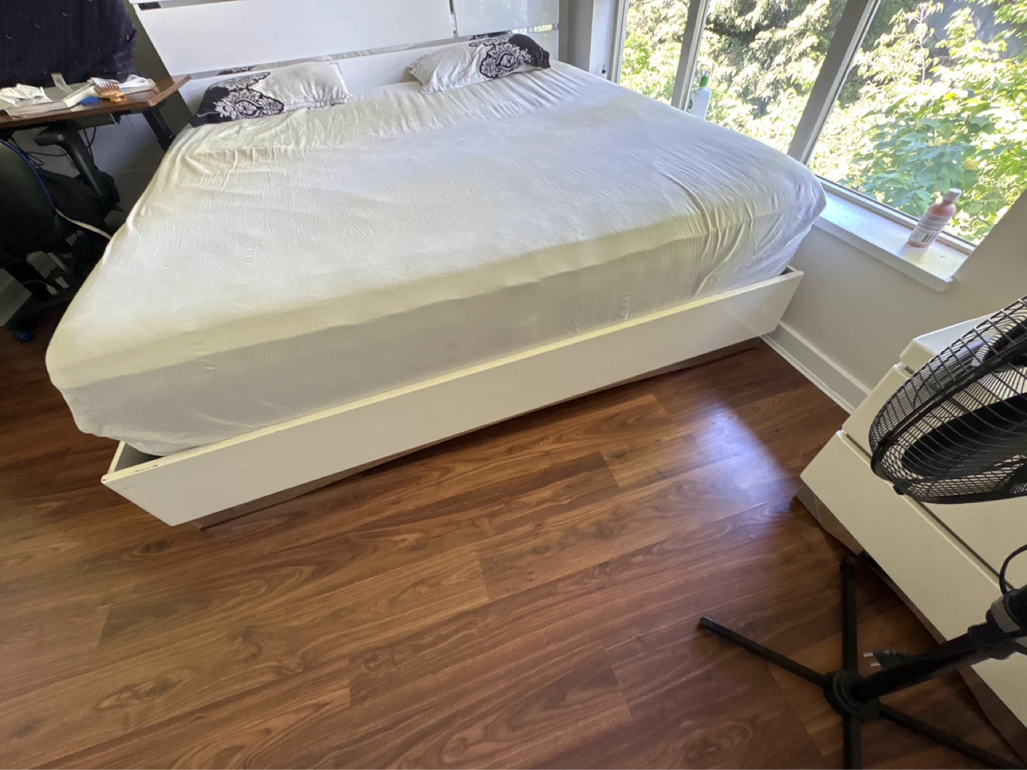 White Queen Bed Frame with Nightstand - photo 3