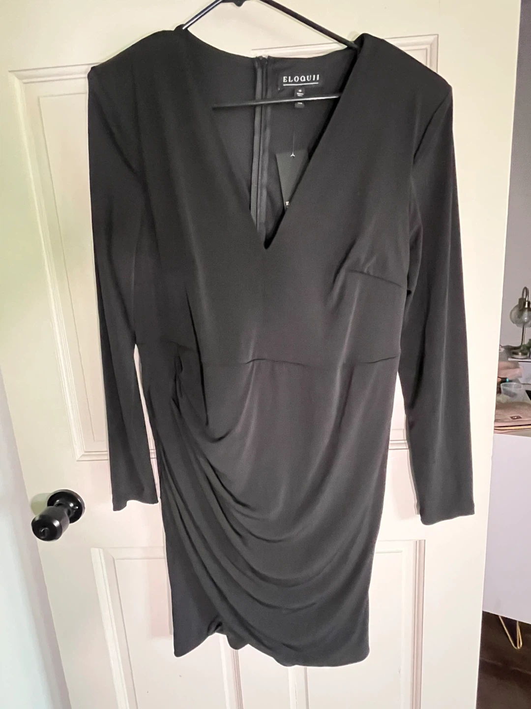 ELOQUII Black Long Sleeve Ruched V-Neck Dress size 14