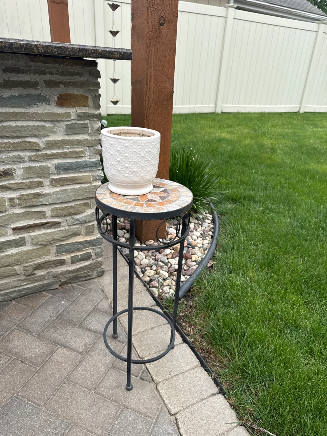 Mosaic Top Plant Stand & White Small Pot
