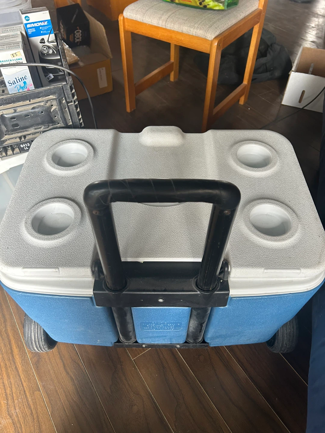 Coleman wheeled cooler & plastic wares - photo 4