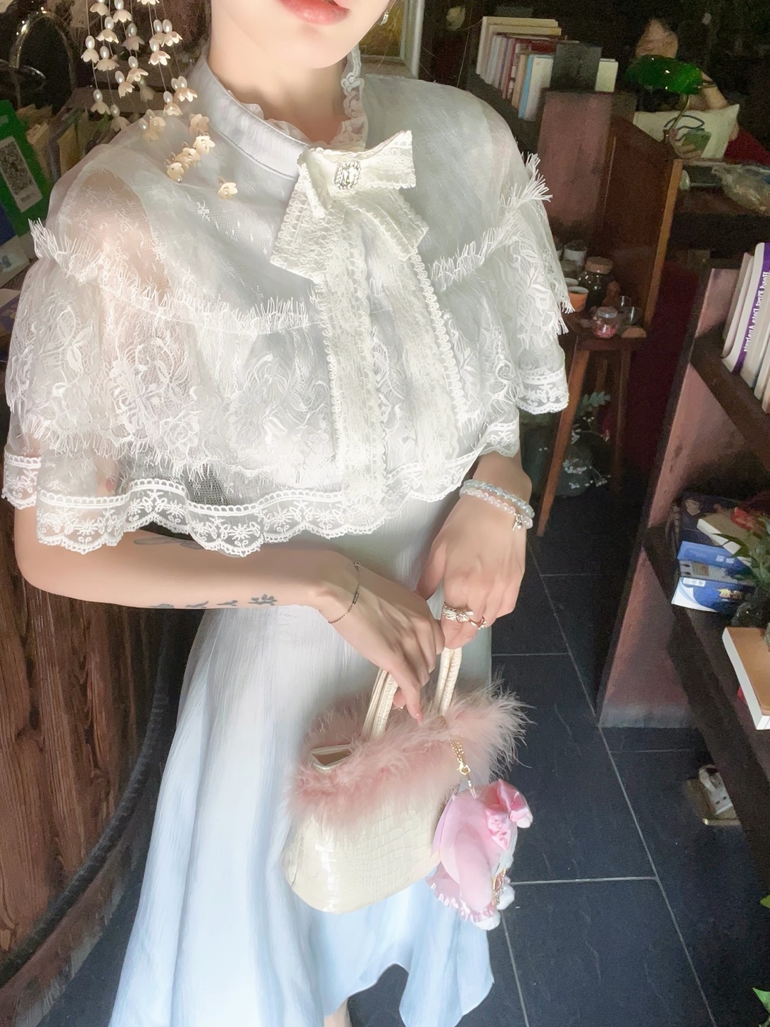 Women's Lace Cape Dress - photo 2
