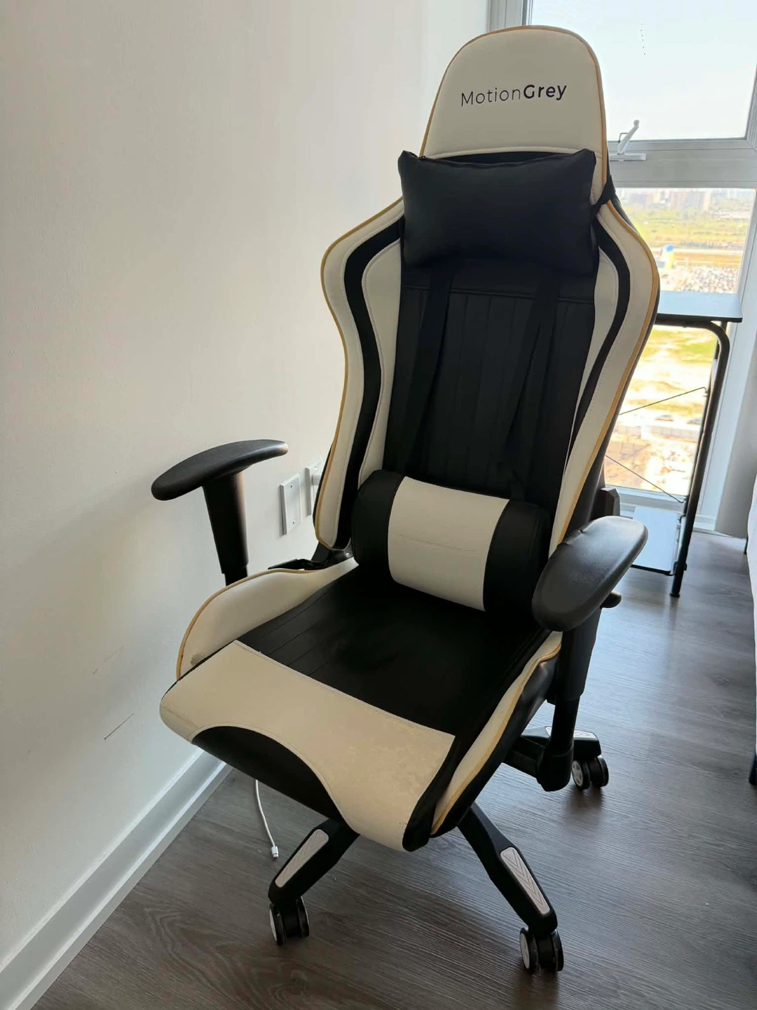 MotionGrey Gaming Chair