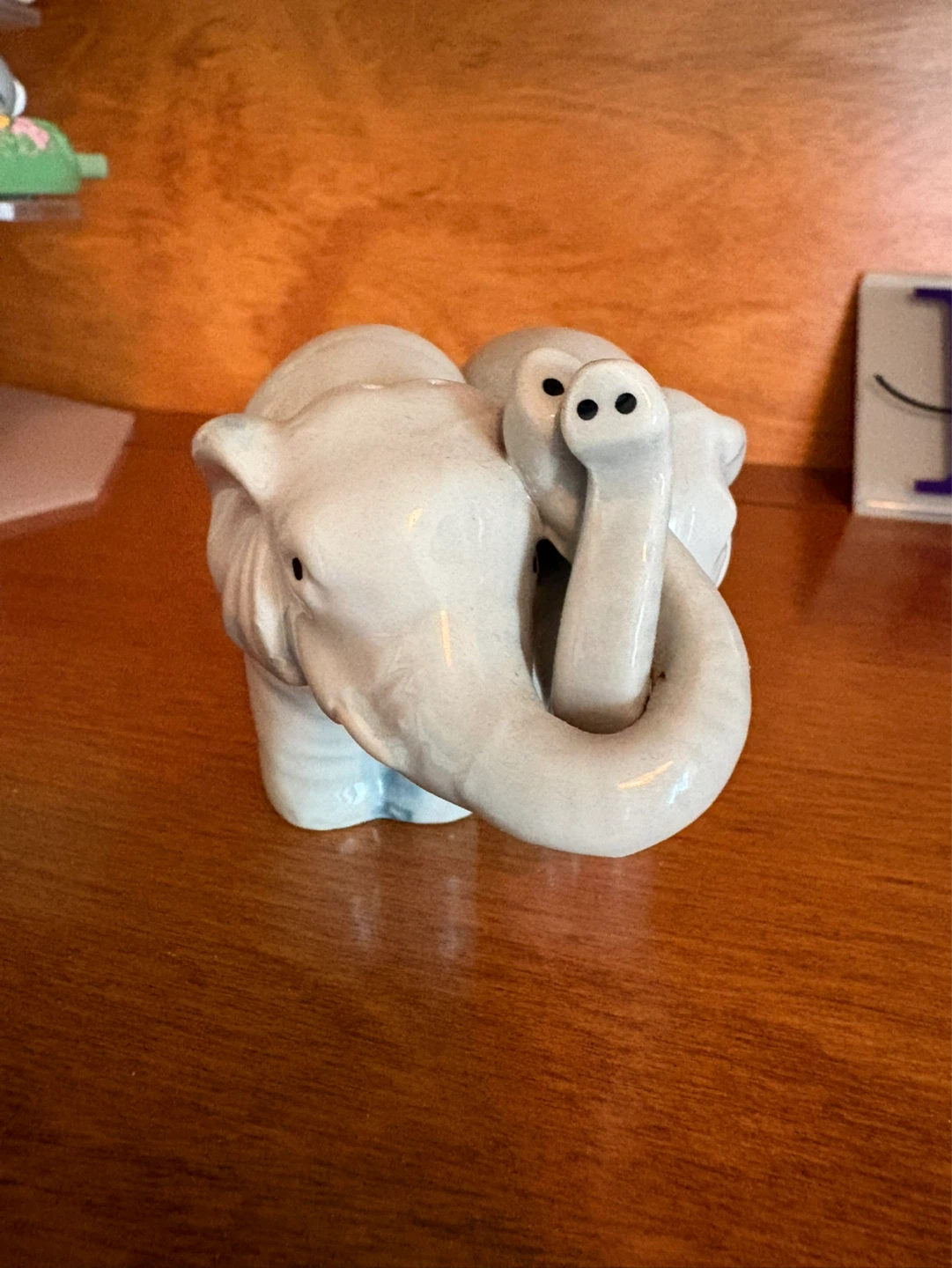 Ceramic Elephant salt & paper shakers - photo 2