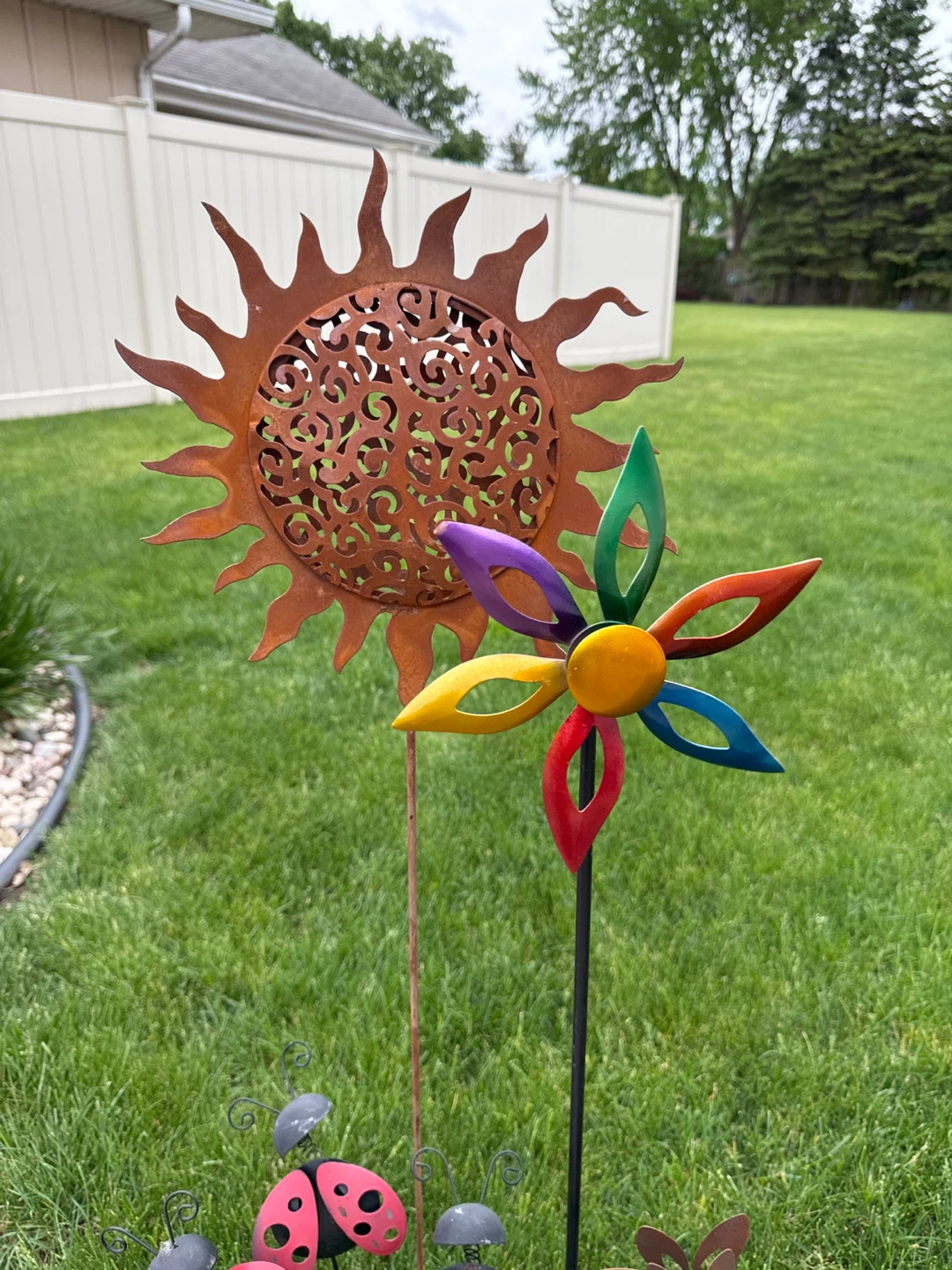 8 Garden Stakes -> Set of 3 Metal Ladybug Garden Stakes - photo 3