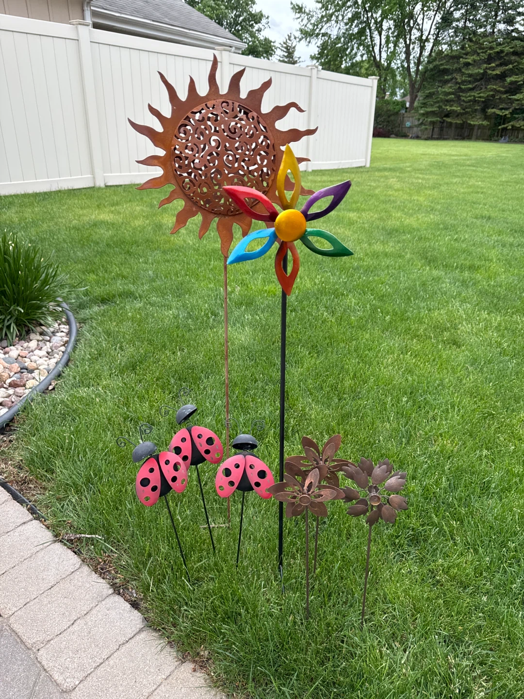 8 Garden Stakes -> Set of 3 Metal Ladybug Garden Stakes - photo 2