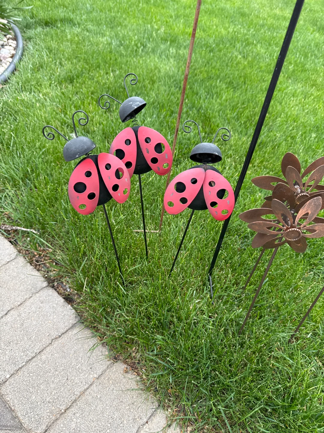8 Garden Stakes -> Set of 3 Metal Ladybug Garden Stakes - photo 4
