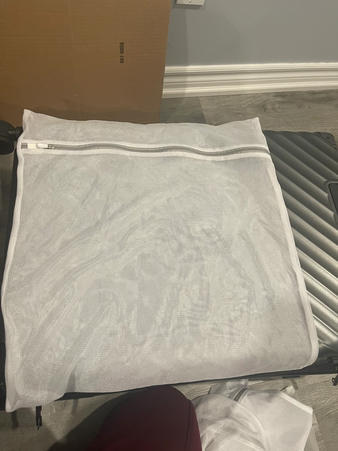 White Mesh Laundry Bag with Zipper - photo 2