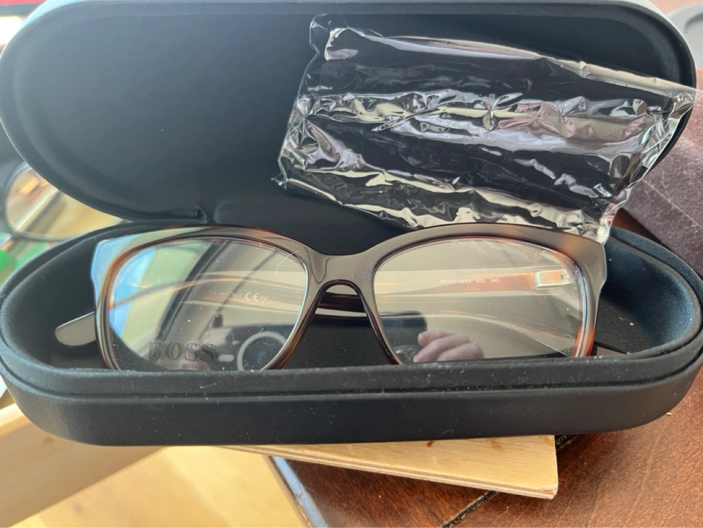 Brand new. Model 0689 original case and cleaning cloth