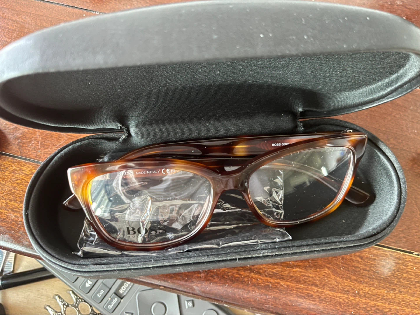 Brand new. Model 0689 original case and cleaning cloth - photo 2