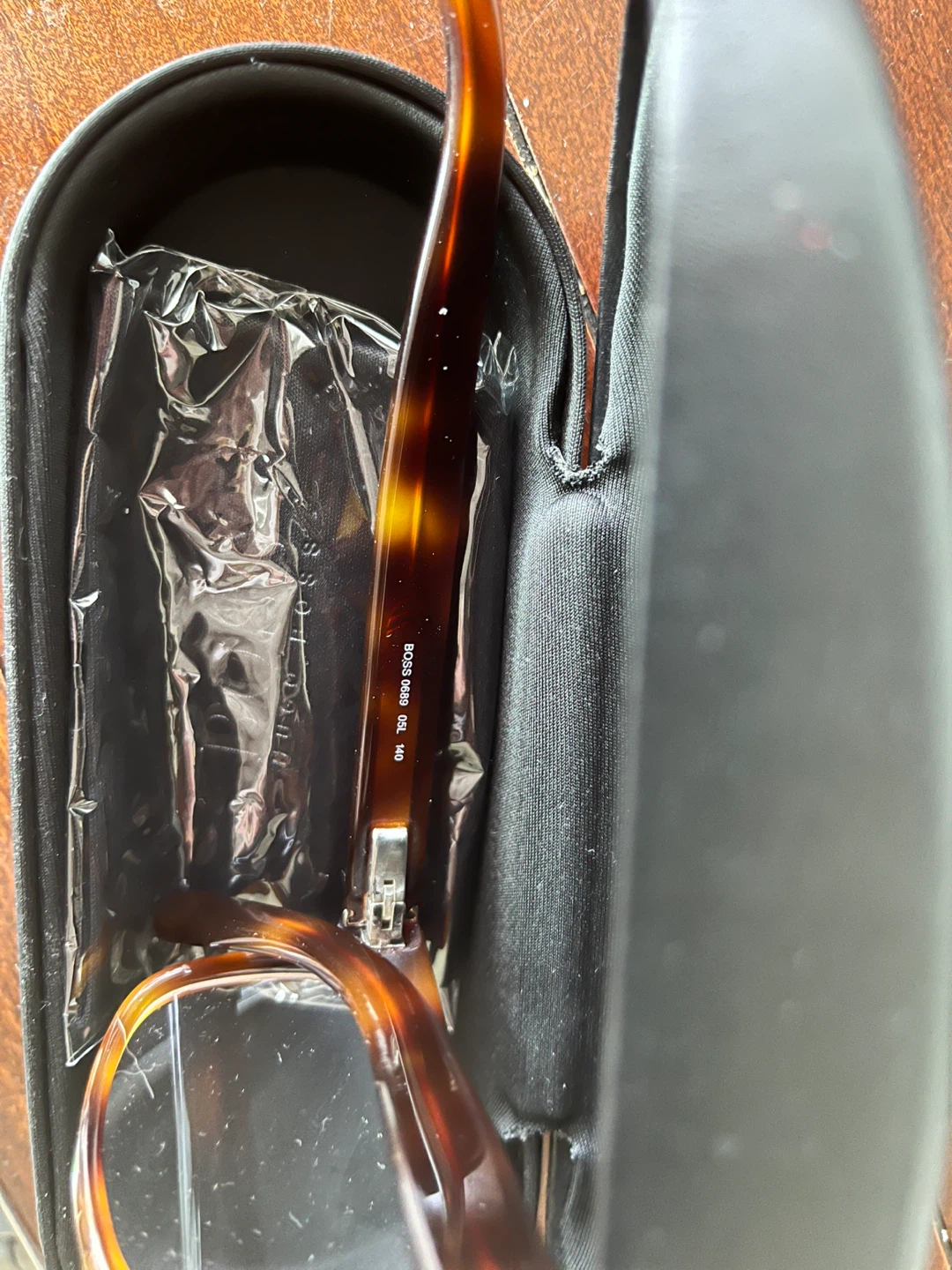 Brand new. Model 0689 original case and cleaning cloth - photo 4