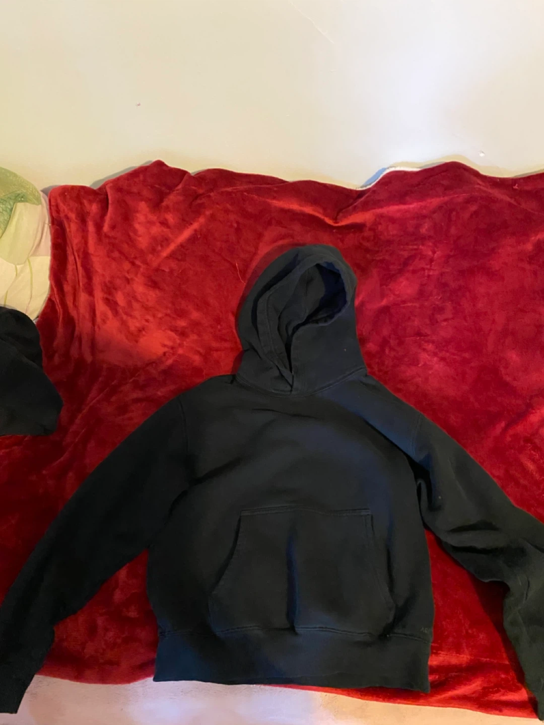 Aritzia Black Sweatfleece Hoodie - Size M