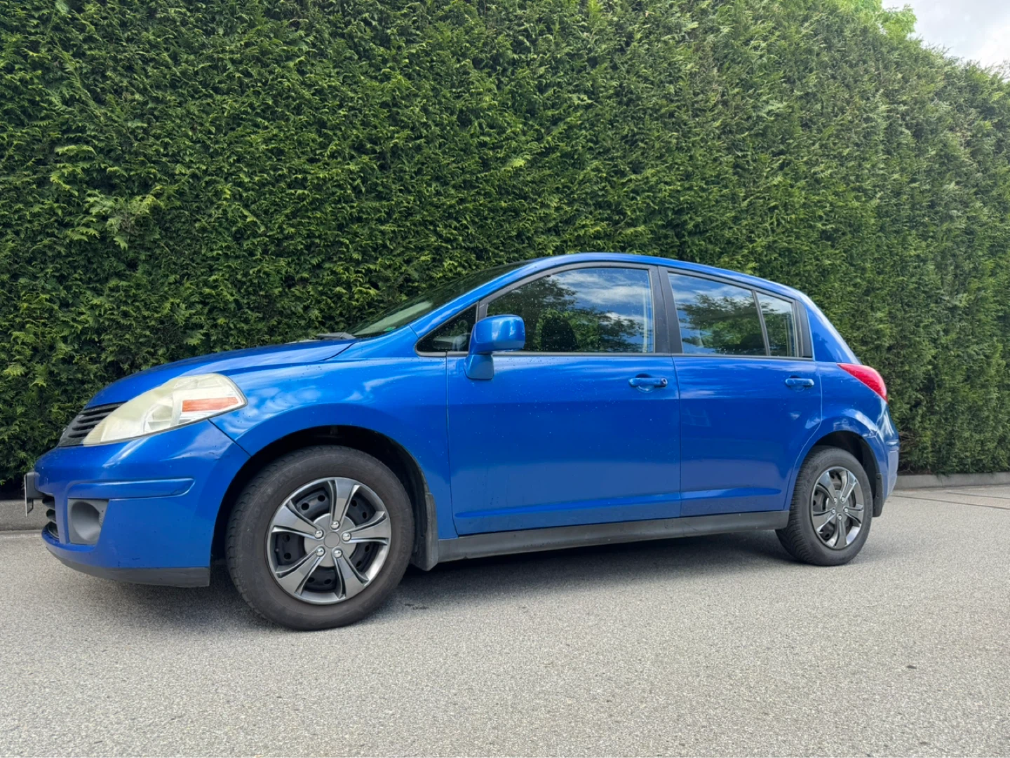 Nissan Versa Hatchback Automatic with 4cyl Gas Sipper!!