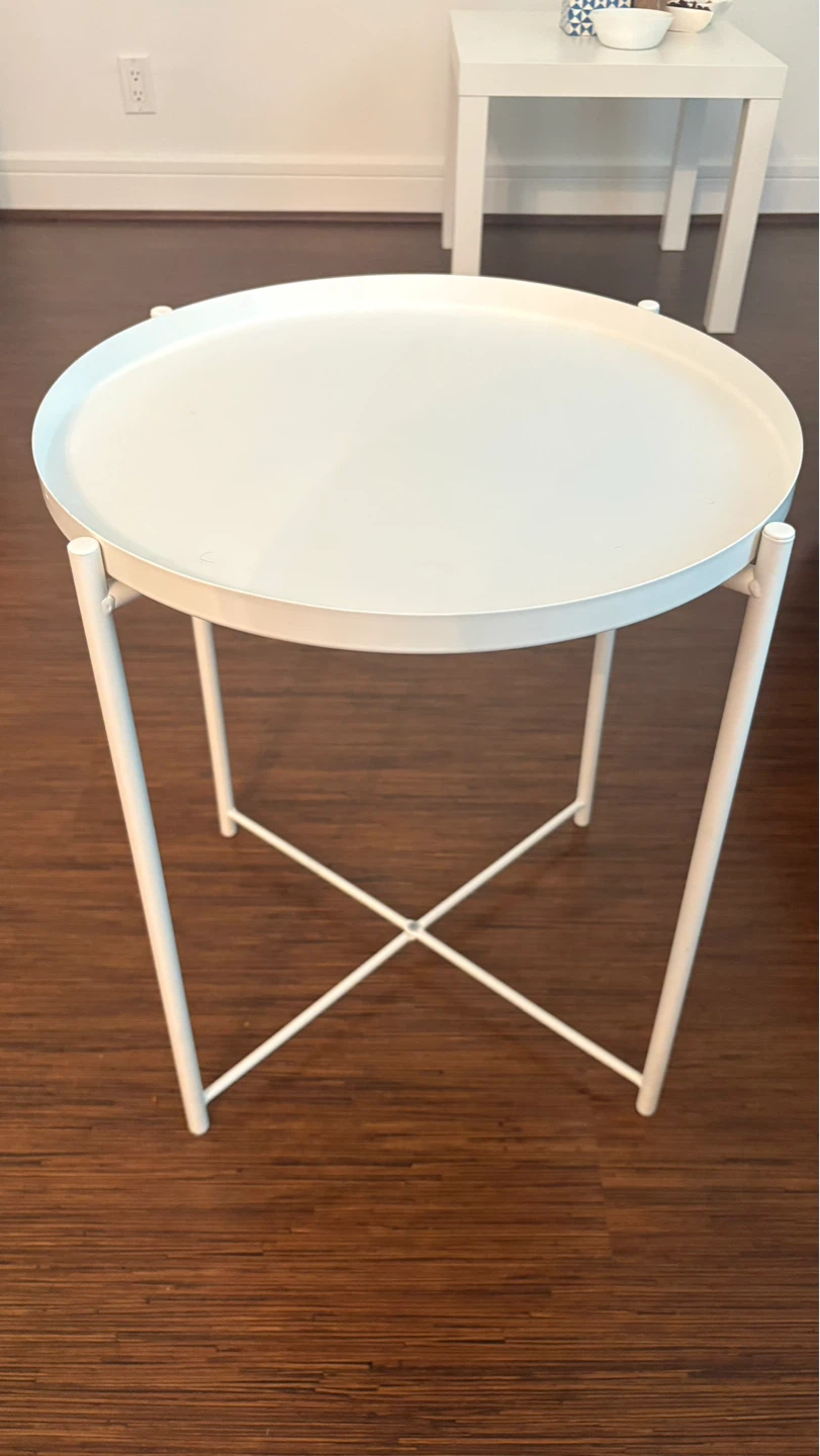 White Round Tray Table with X-Base Legs