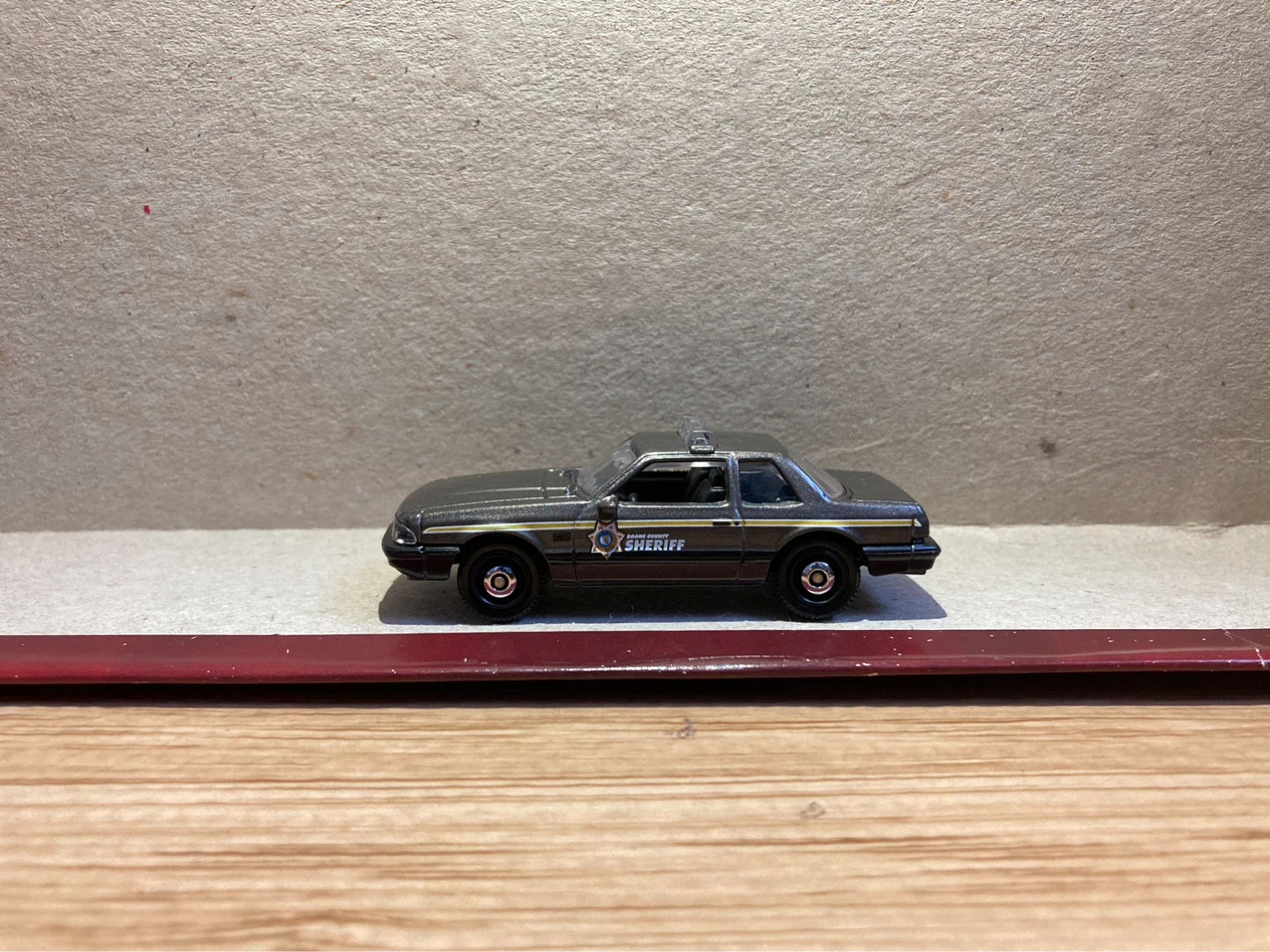 Matchbox Loose / 93 Ford Mustang LX SSP Sheriff / Gray - photo 3