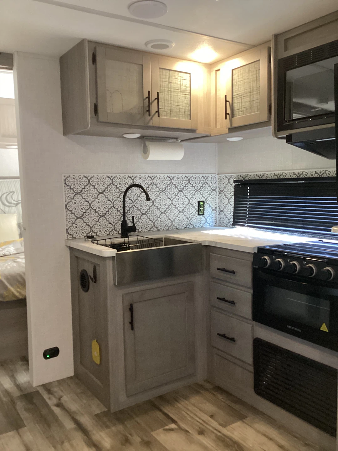 2022 Coleman Dutchmen Travel Trailer - photo 4
