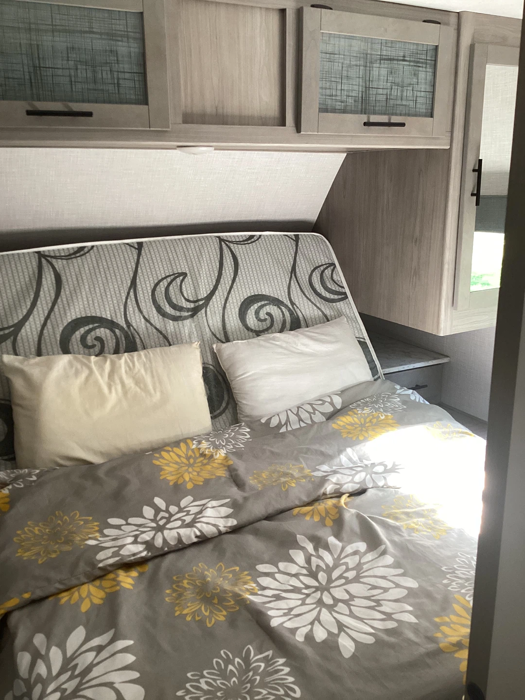 2022 Coleman Dutchmen Travel Trailer - photo 2