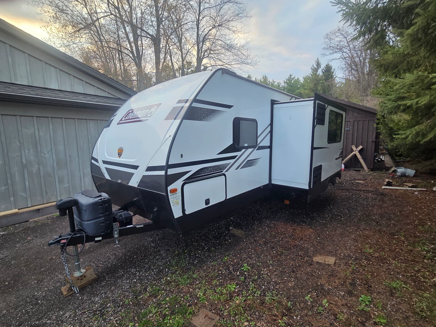 2022 Coleman Dutchmen Travel Trailer