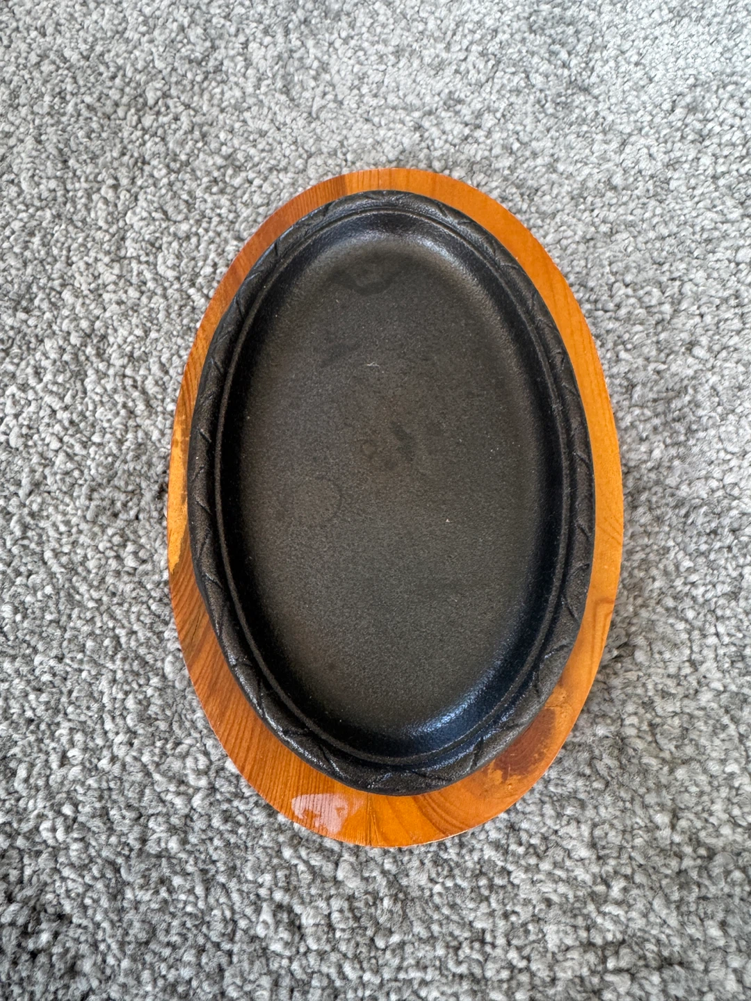 Cast Iron Sizzling Platter with Wooden Base