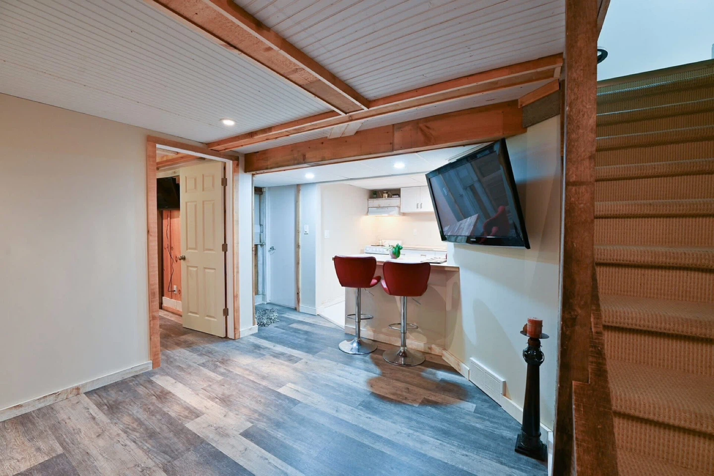 1 Bedroom Basement Suite - photo 4
