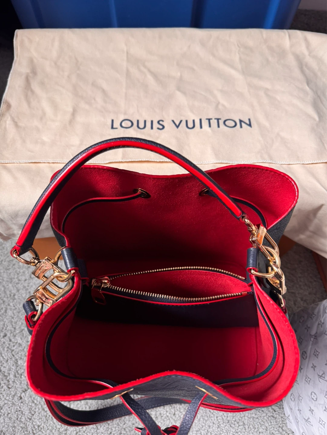 Louis Vuitton Navy & Red Empreinte Monogram Neo Noe - photo 5