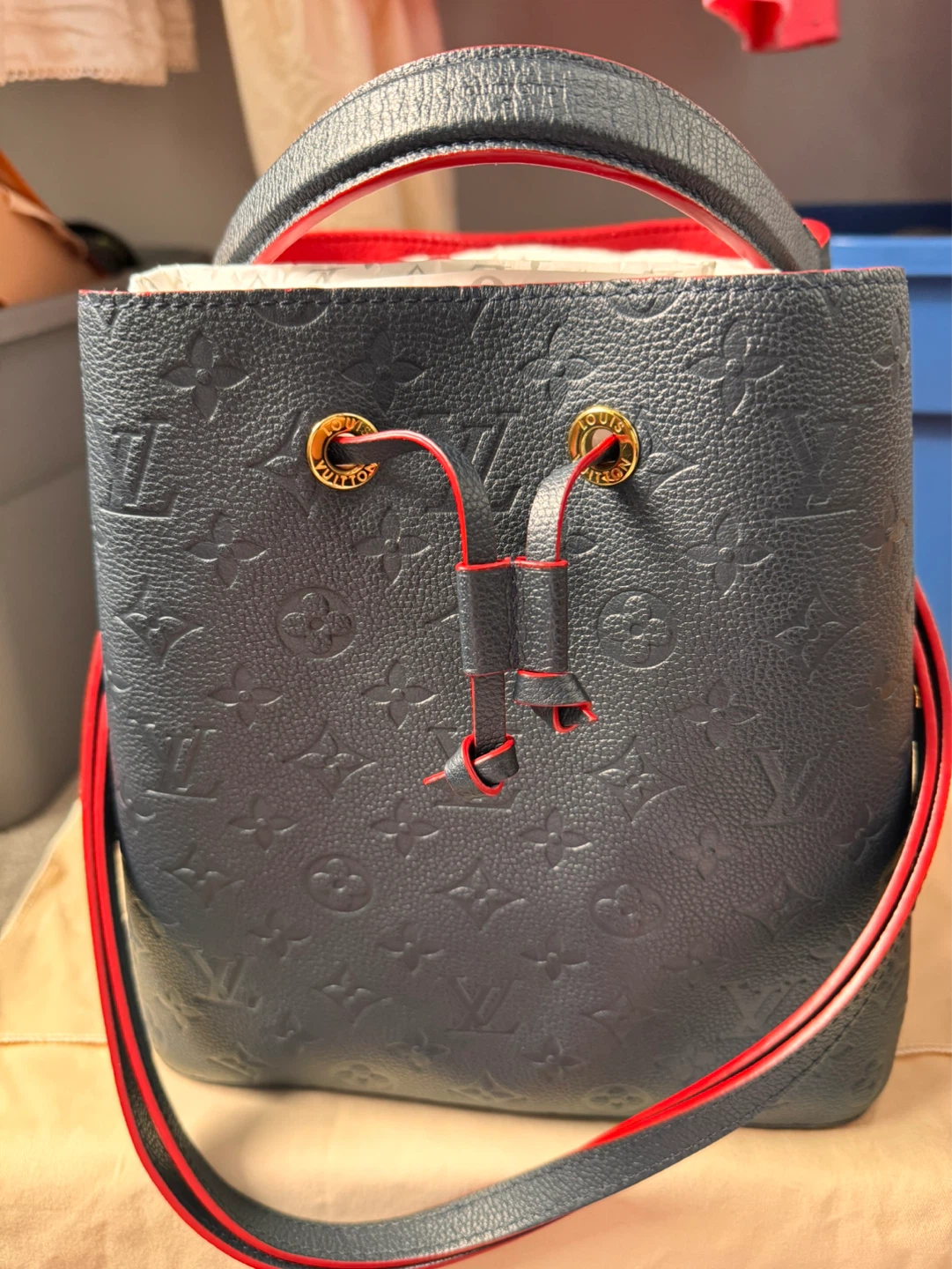 Louis Vuitton Navy & Red Empreinte Monogram Neo Noe - photo 4