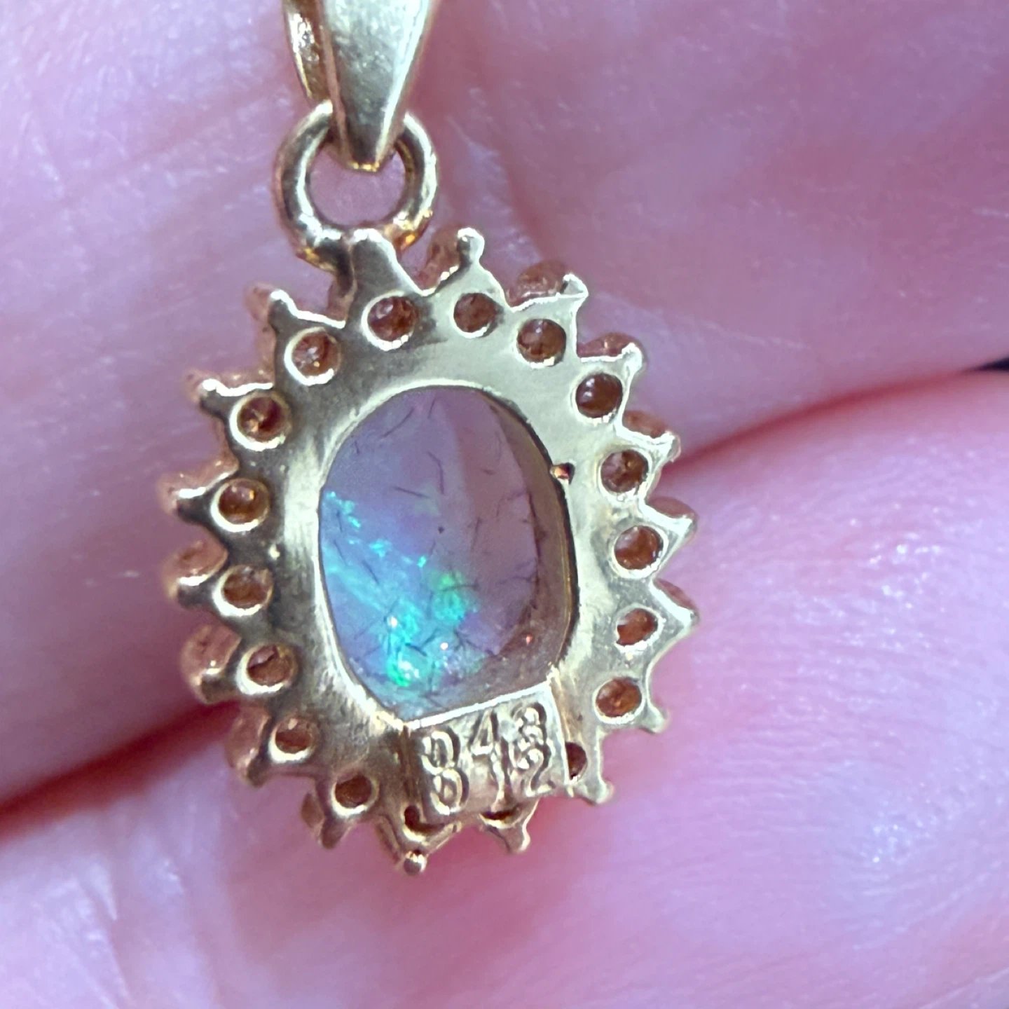 18K Yellow Gold Opal and Diamond Necklace - photo 4