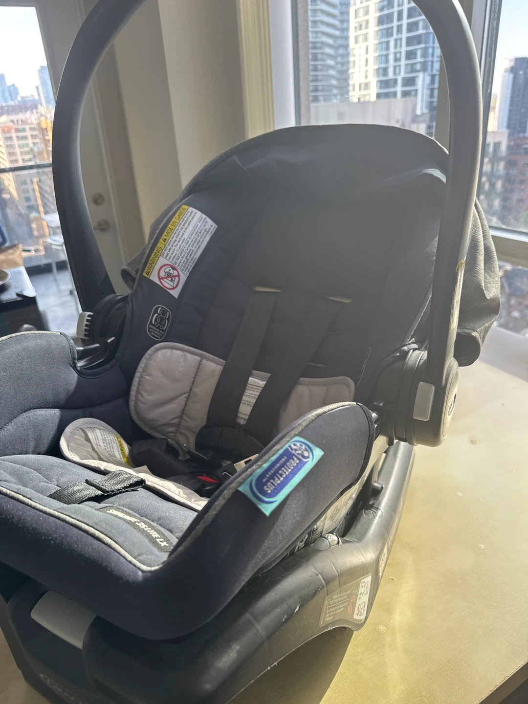 Graco SnugRide Infant Car Seat with Base - photo 4