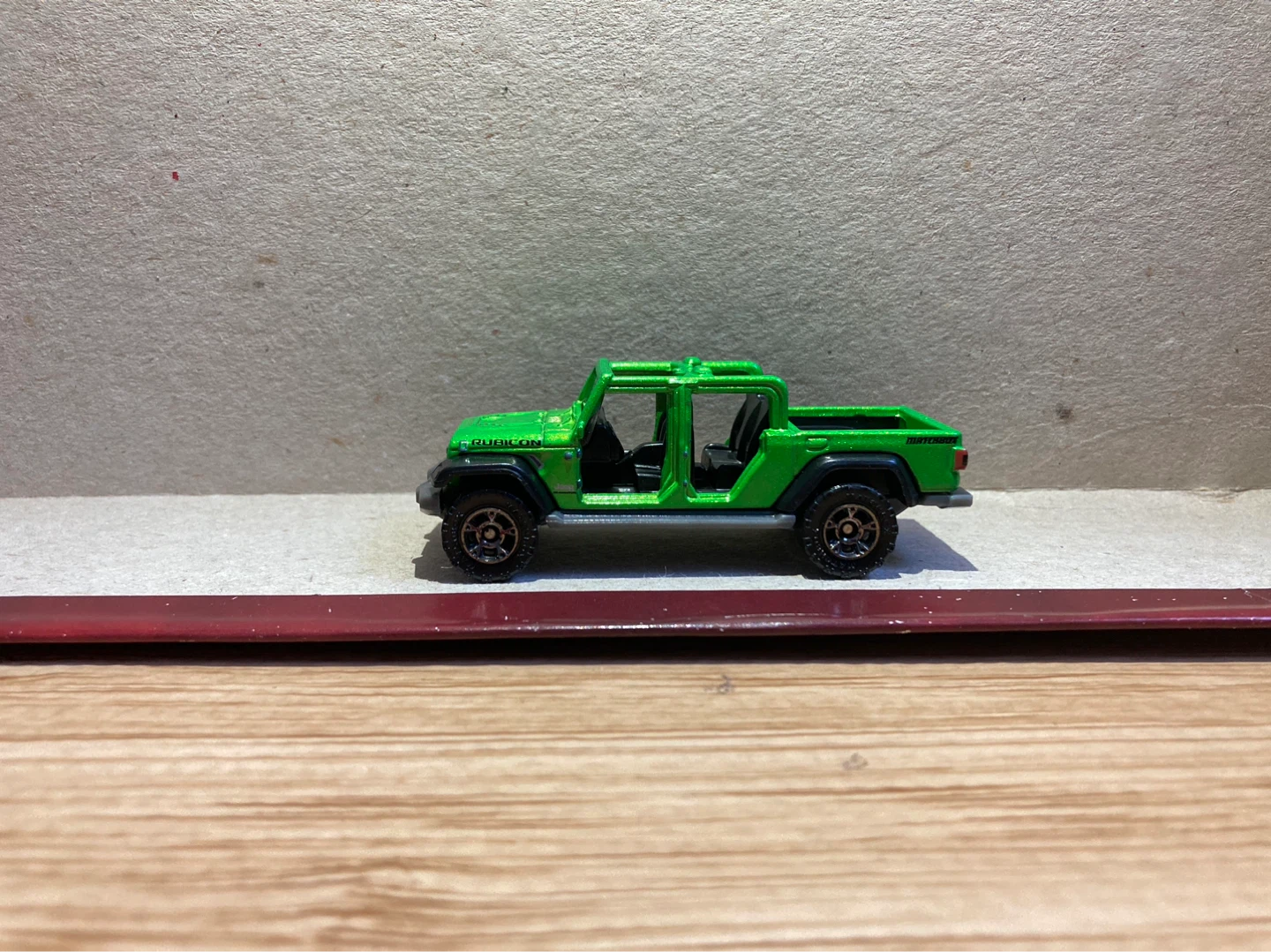 Matchbox Loose / 20 Jeep Gladiator / Green - photo 3
