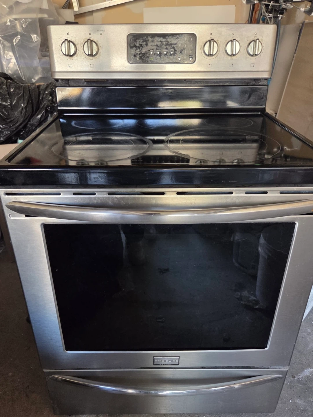 Frigidaire Electric Stove - photo 3