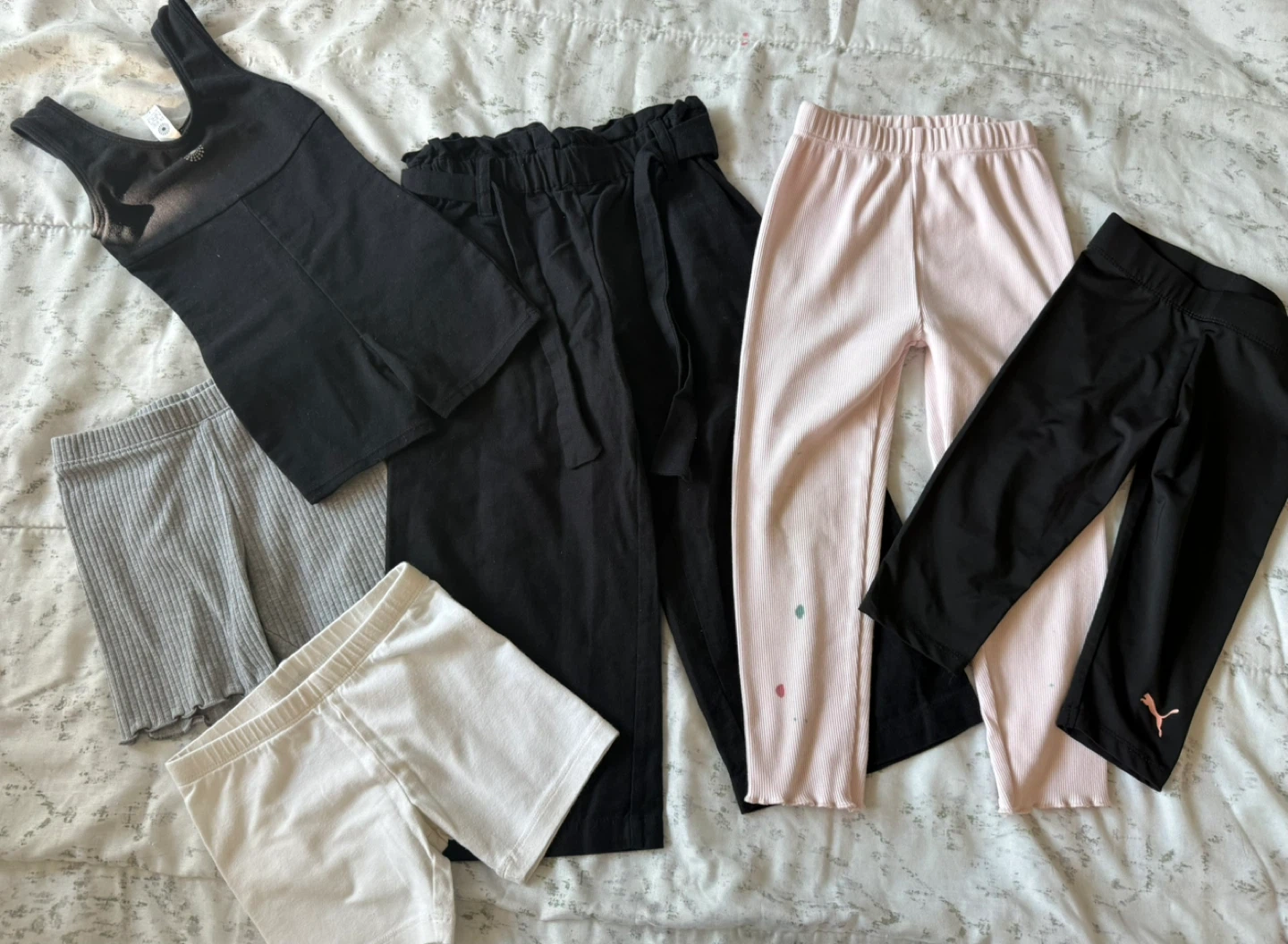 Kids Clothes Bundle - 4 years old 👧🏻 - photo 2