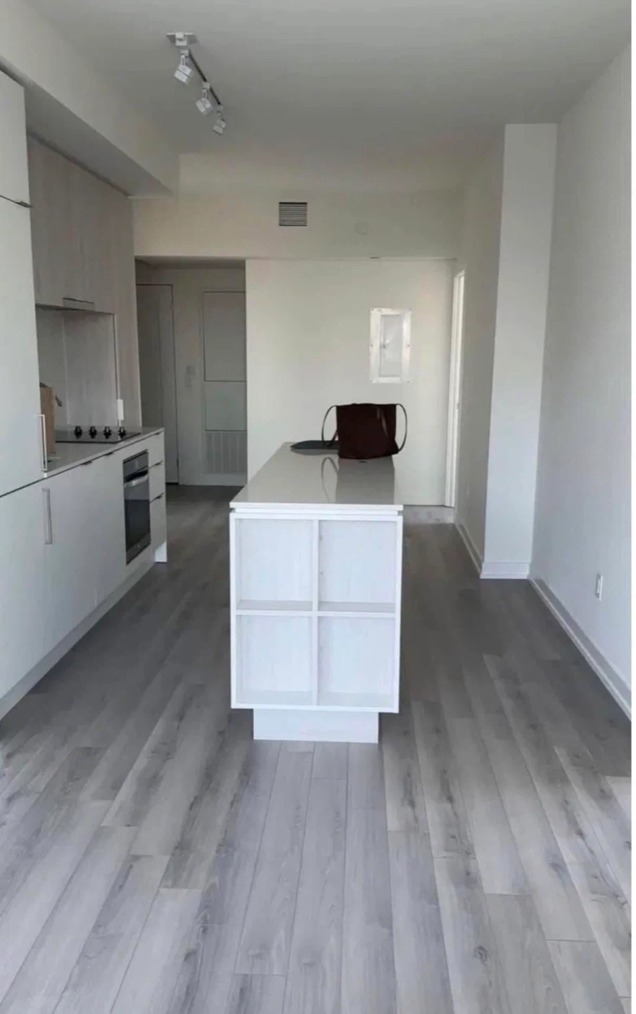 Private room  in Condo Unit for Rent - photo 4