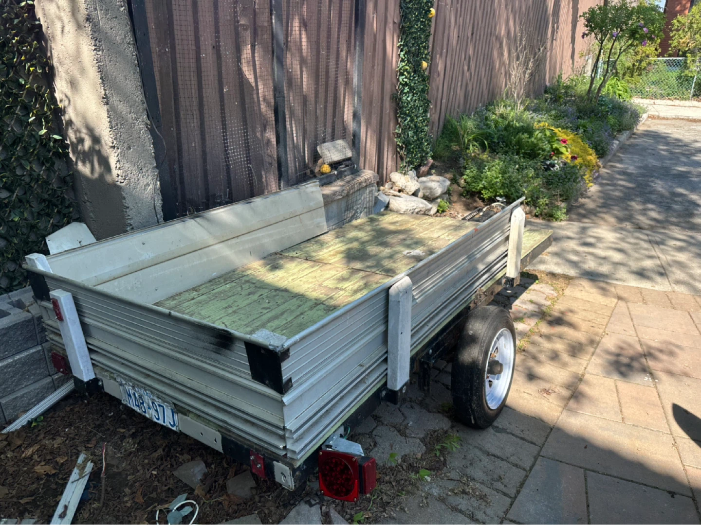 Folding 4x8ft Utility Trailer – Solid Frame, Ready to Haul - photo 2